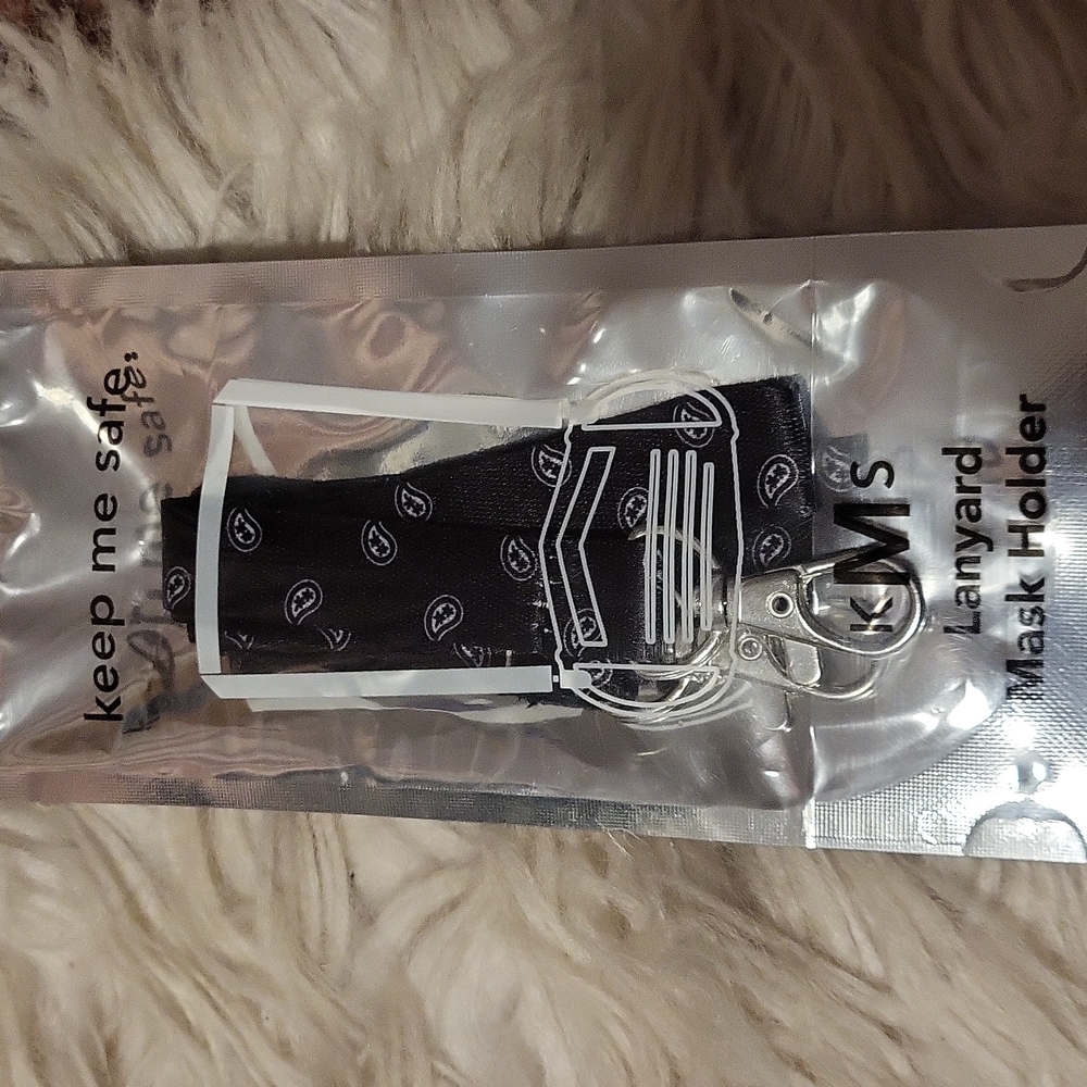 Black Face Mask Lanyard